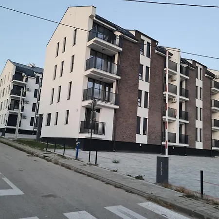 Neven Apartment *